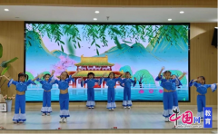 办教员环绕炊事经费出入、食材餐具检测